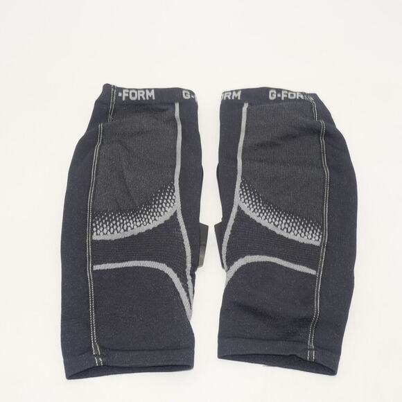 NEW G-Form Pro-S Elite 2 Shin Guards Adult Size Small Silver - Picture 4 of 5